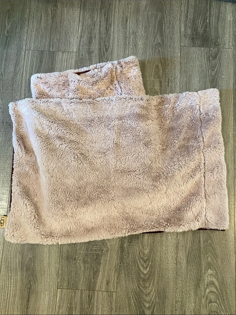 UGG Reversible Plush Pillow Cases Blush & Wine - set of 2